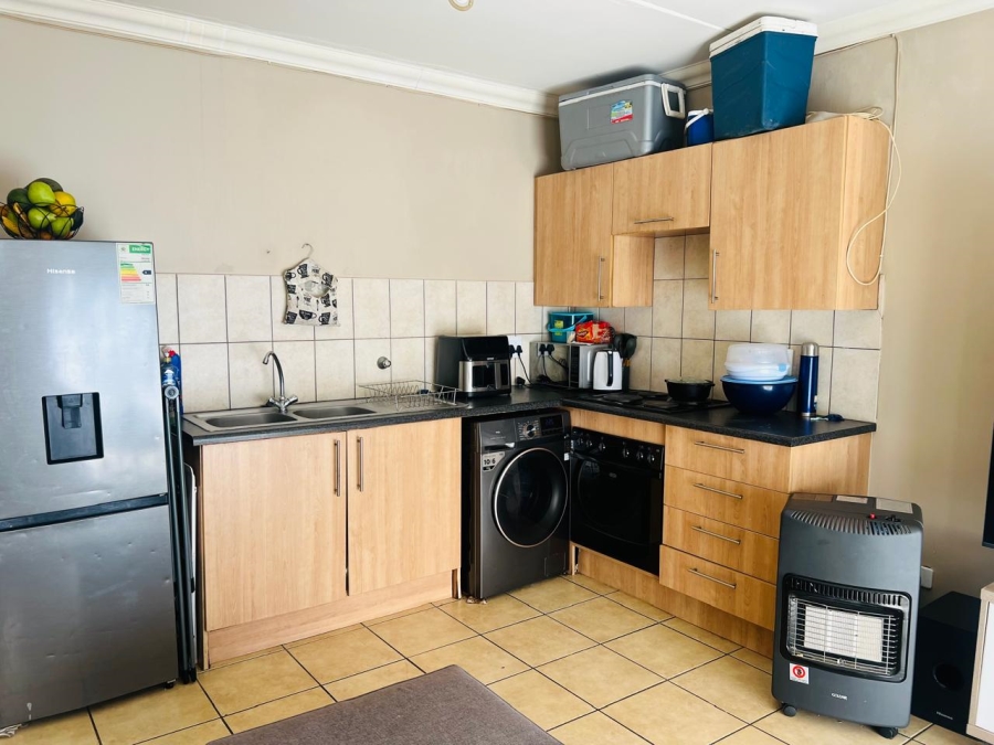 2 Bedroom Property for Sale in Geelhoutpark North West